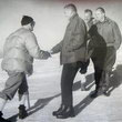 1960 Tous au Sommet du Mont-BLanc ; Henri Giraud s'est pos avec son avion et Jean Moine est l bien sr - Photo  X - Collection JMP - En cas d'observation sur le copyright de cette photo merci de nous contacter